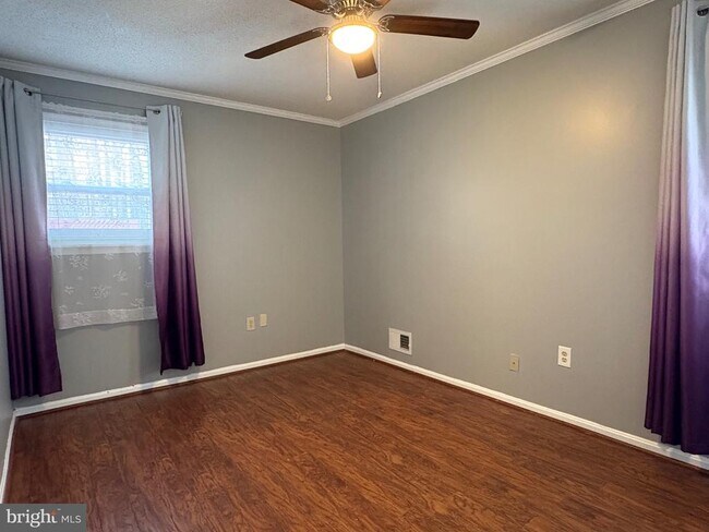 Building Photo - 12654 Valleywood Dr