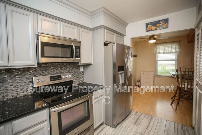 Building Photo - 2116 Harbour Dr