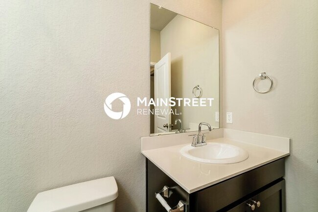 Building Photo - 4 Bedroom Pet-Friendly Home in HUTTO, TX with Main Street Renewal