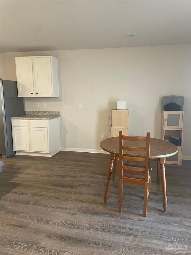 Building Photo - 5406 Peach Dr