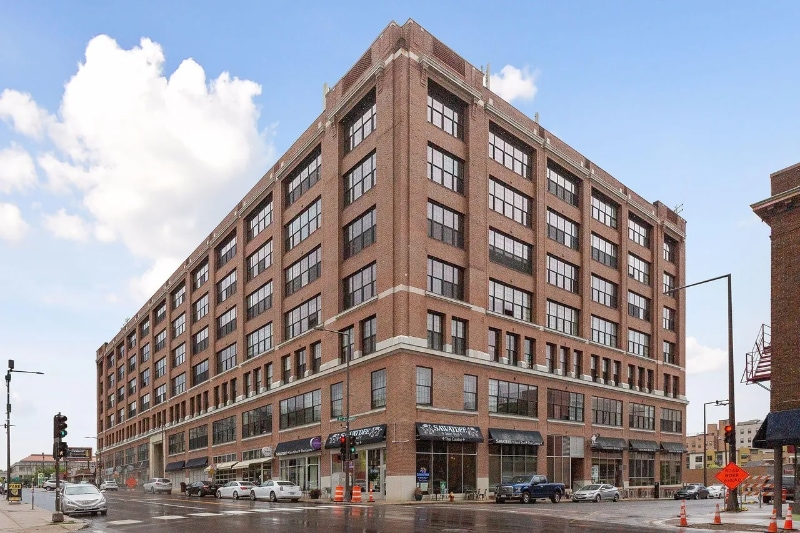 Building Photo - 500 Robert St N