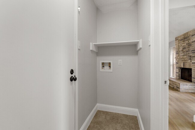 Building Photo - 22039 Rivermead Dr
