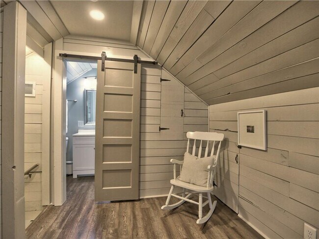 Building Photo - 315 Pine Grove Rd