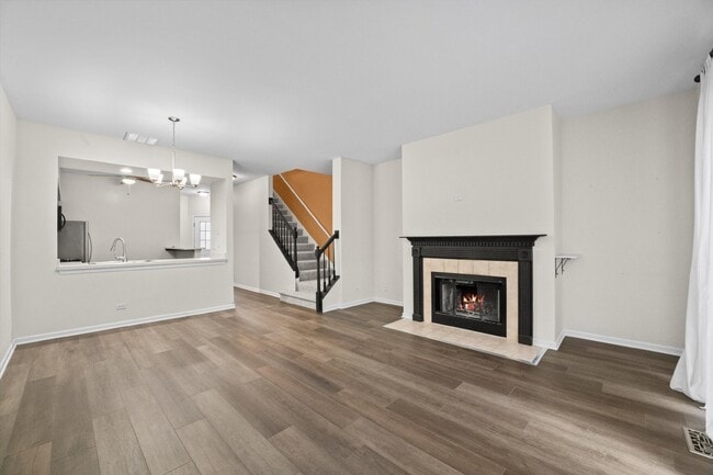 Building Photo - 2-Bedroom Townhouse in Waukegan - Gurnee School District