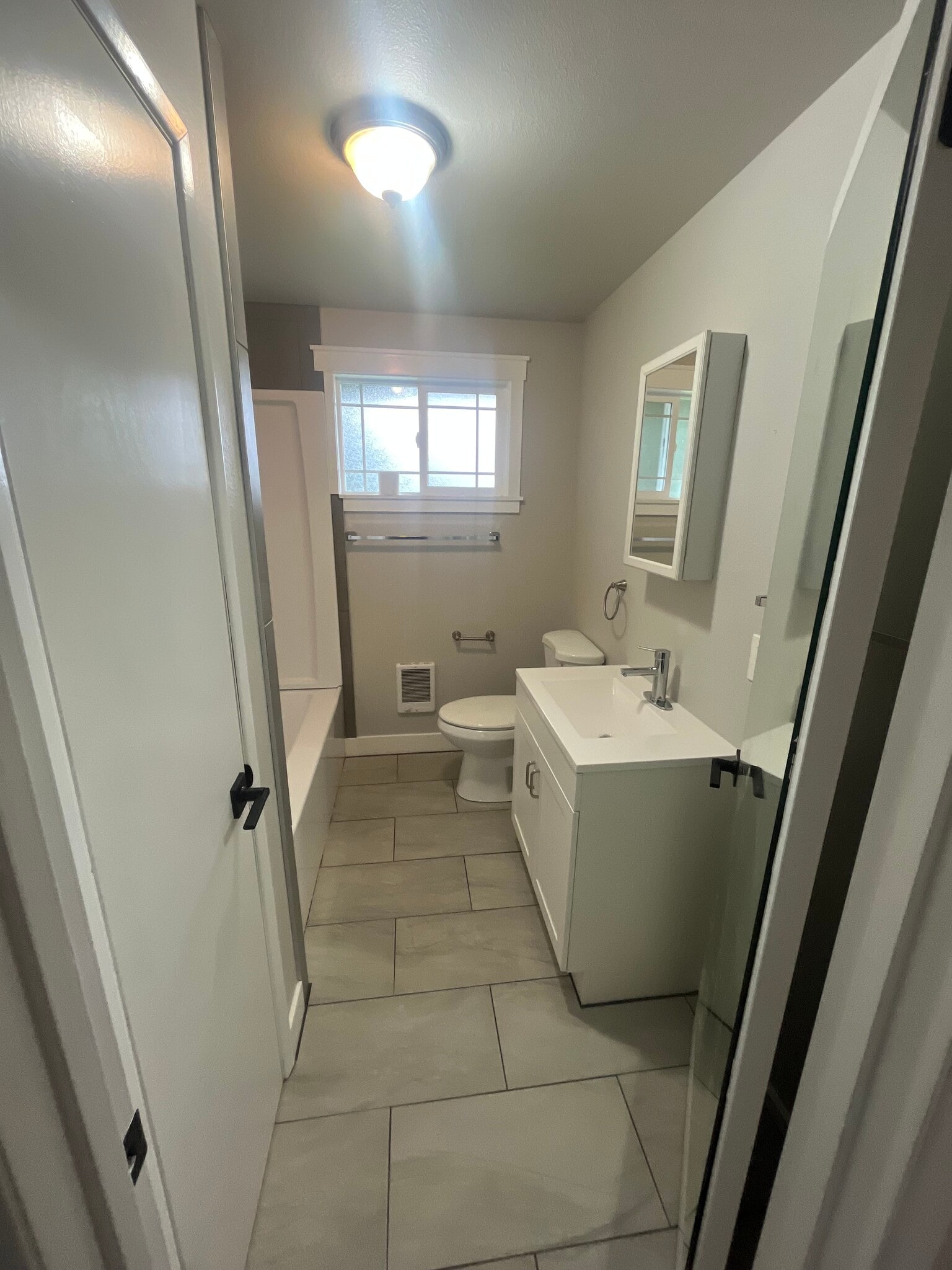 Building Photo - 13075 Avon Allen Rd