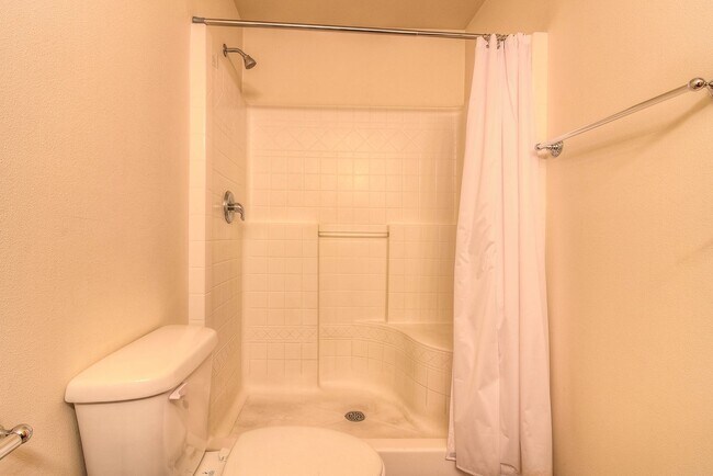 Building Photo - 1007 S 91st Ave