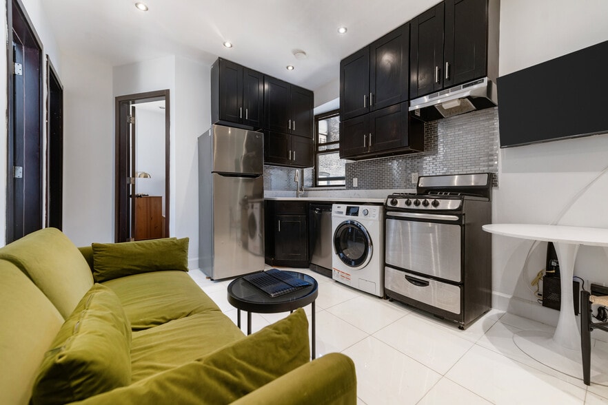 Building Photo - 4 W 108th St