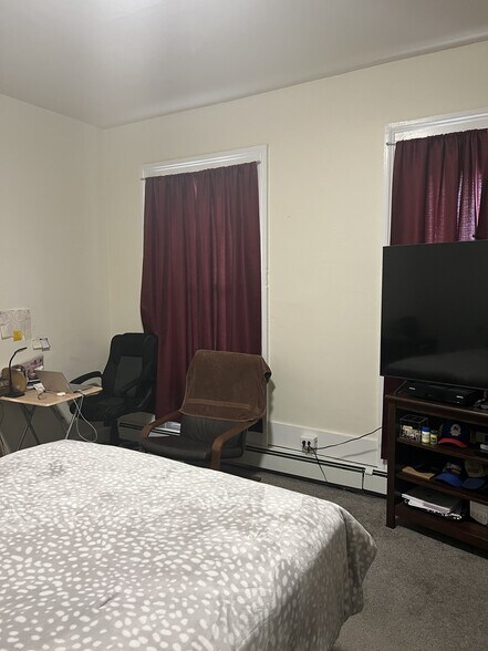 Building Photo - 52 Marlborough Ave