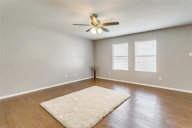 Building Photo - 909 Poncho Ln