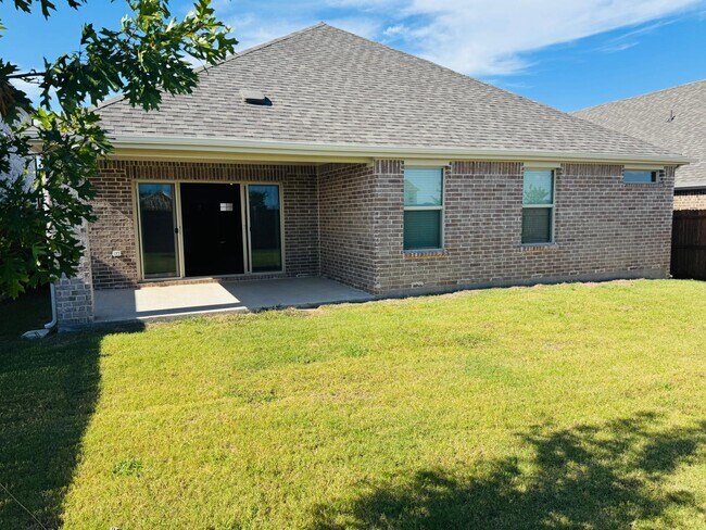 Building Photo - 801 Easthill Dr