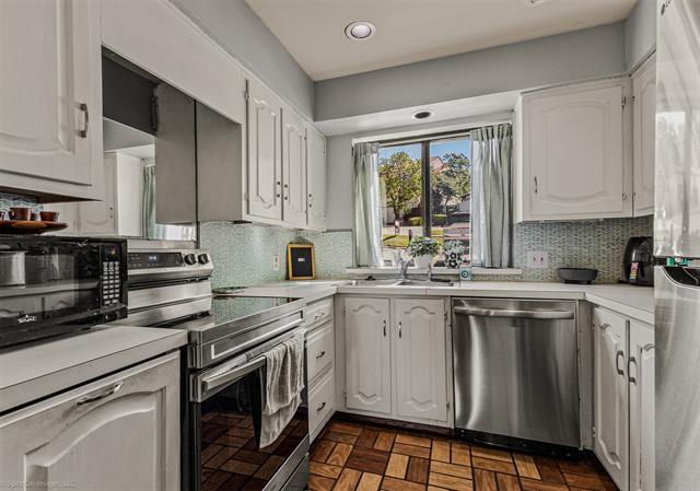 Building Photo - 3908 Mediterranean St