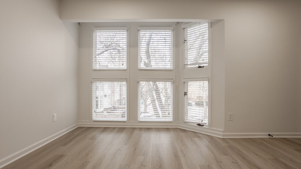 Building Photo - 414 N Park Ave