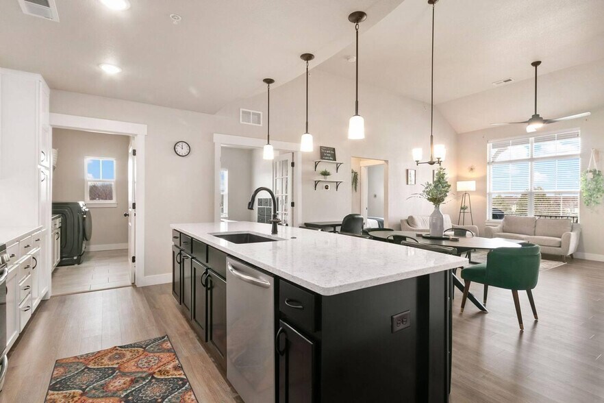 Building Photo - 1875 Fall River Dr