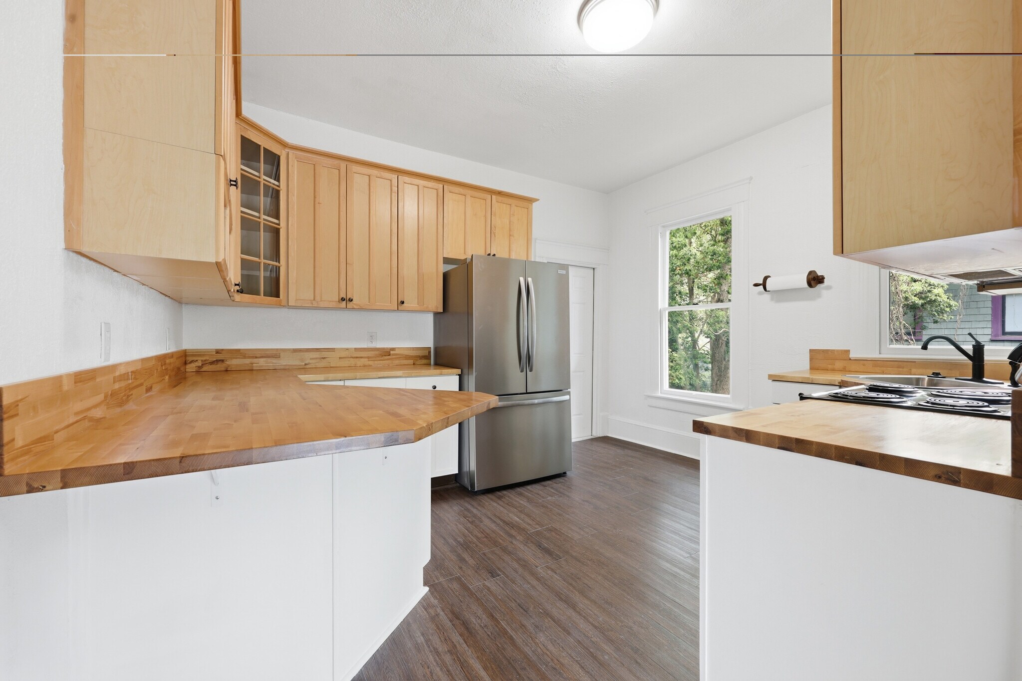 Kitchen - 2253 Herschel St