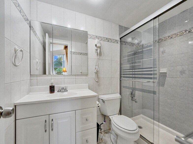 Building Photo - 201 178th Dr