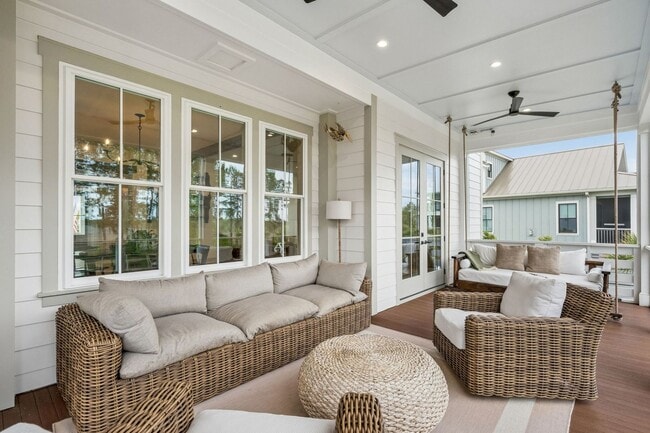 Building Photo - Beautiful 5 Bedroom Marshside Home