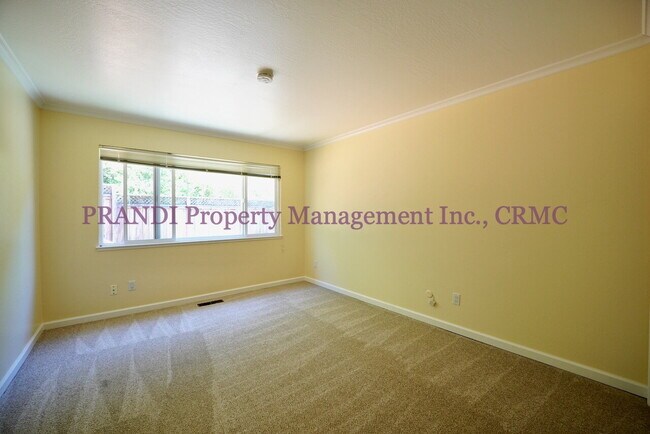 Building Photo - Spacious Greenbrae Home Featuring Expansiv...