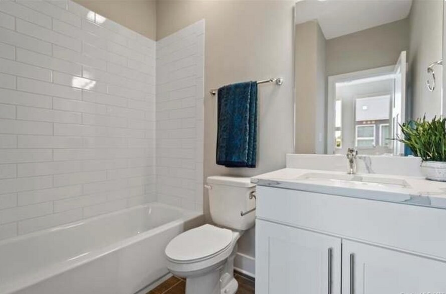 Bathroom 2 - 418 Southend Crossing Ln