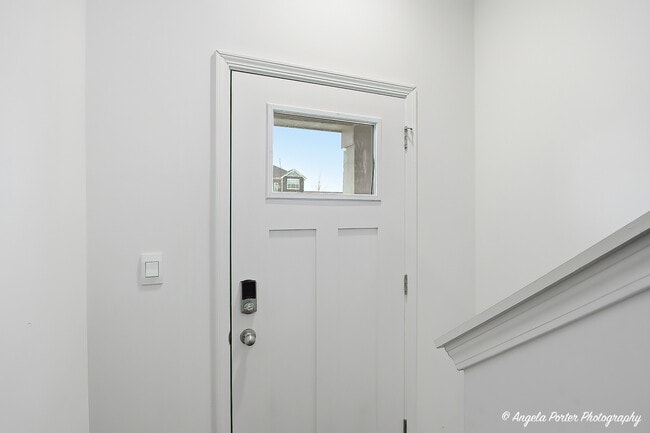 Building Photo - 2117 Yellowstone Blvd