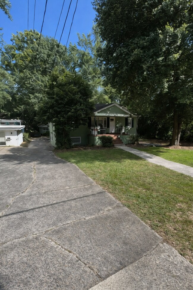 Building Photo - 290 Clisby Pl