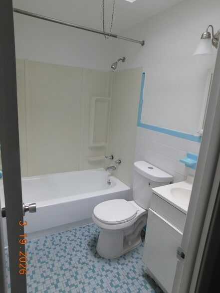 Building Photo - 2165 Benson St