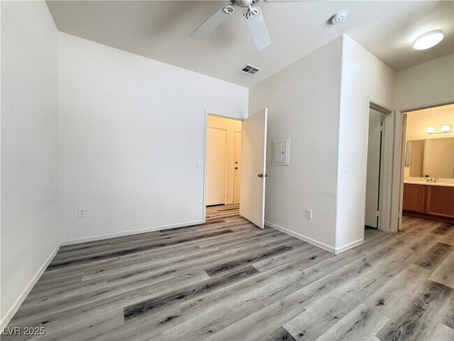 Building Photo - 813 Peachy Canyon Cir