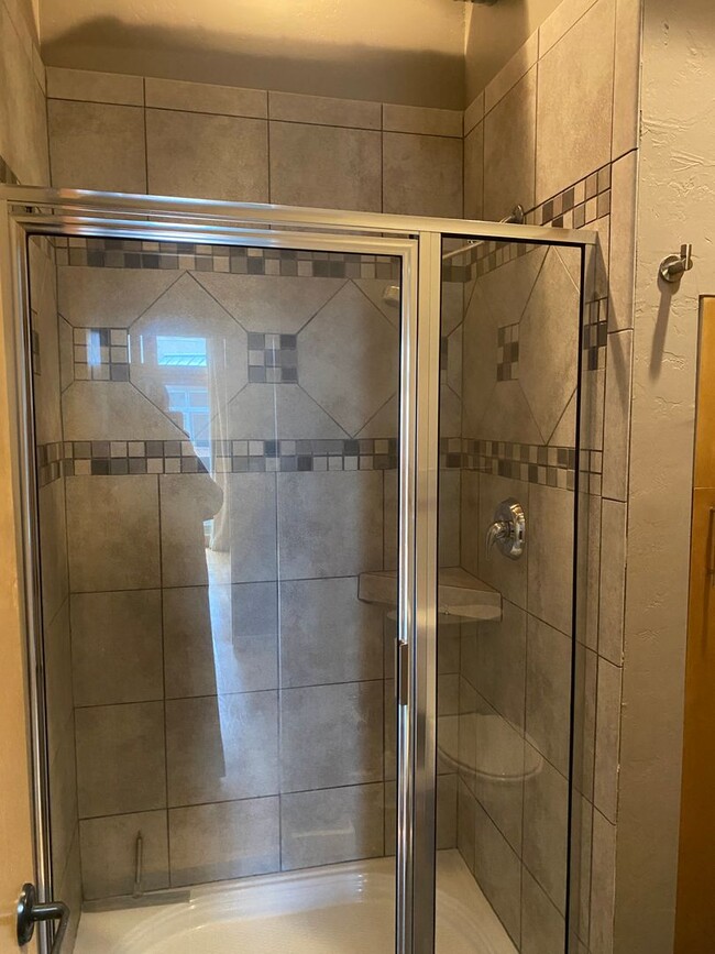 Building Photo - Contemporary 2 Bedroom, 2.5 Bath townhouse...