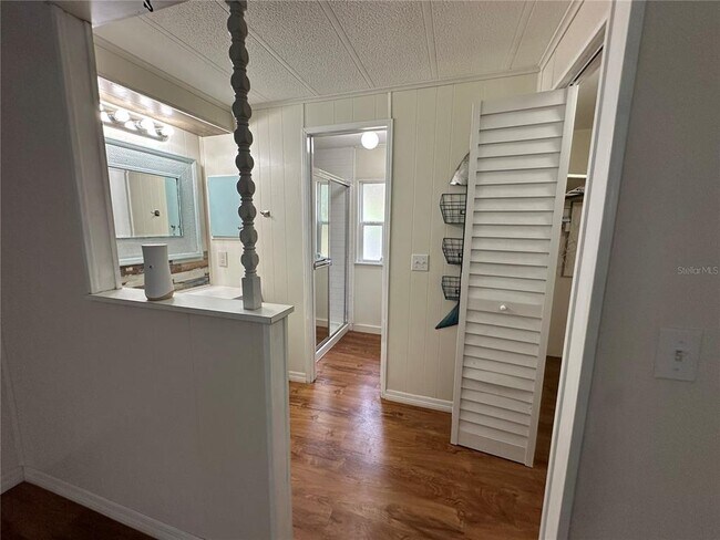 Building Photo - 24007 River Rd