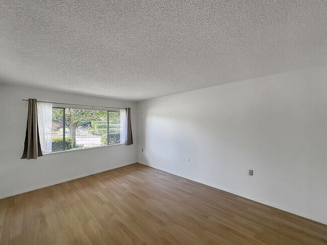 Building Photo - 16737 Meandro Dr