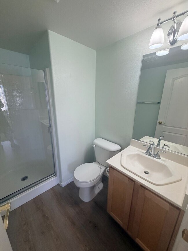 Building Photo - 2 bed / 2 bath Condo in Painted Desert Guard Gated Community