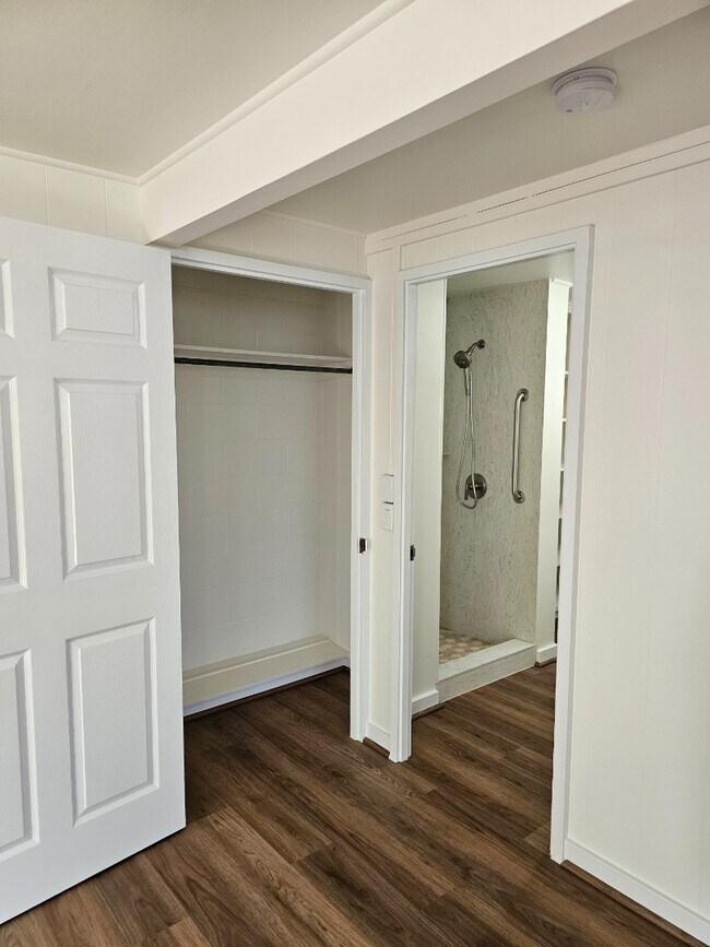 Building Photo - 4 bed, 2.5 bath single family house, Liliha neighborhood.