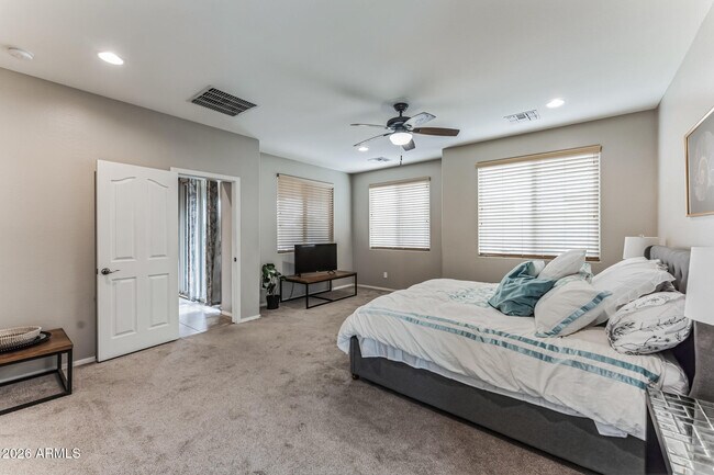 Building Photo - 7657 S Debra Dr