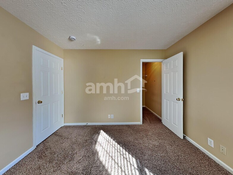 Building Photo - 3128 Hidden Creek Dr