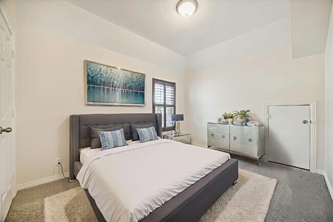 Building Photo - 24515 Rozzano Ct