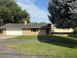 Building Photo - Spacious 3 Bedroom Home with Large Yard & 2-Car Garage
