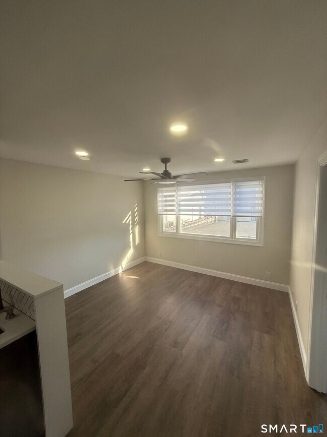 Building Photo - 8-10 S Broad St