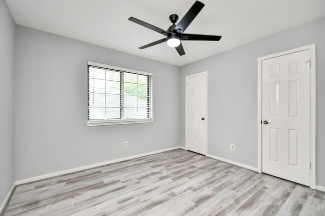 Building Photo - 2707 Blue Mist Dr