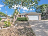 Building Photo - 307 Illinois Dr