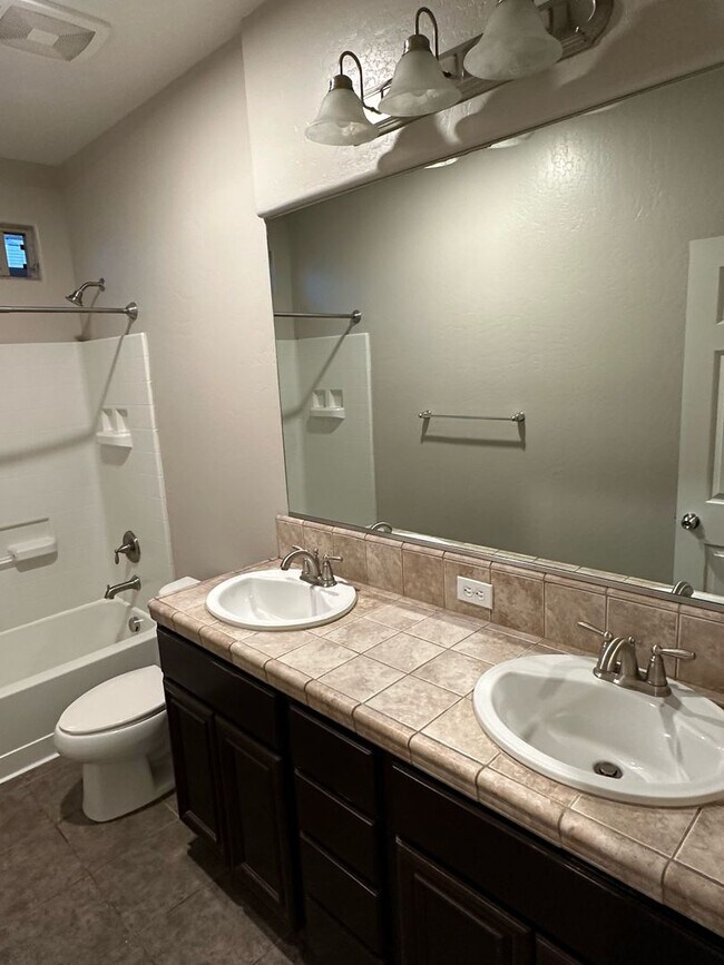 Building Photo - 3126 W Perez Ave