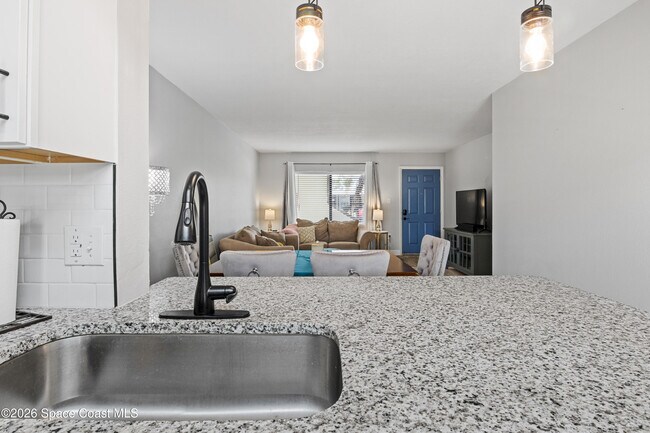 Building Photo - 1515 Huntington Ln