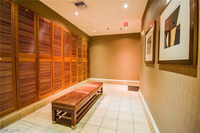 Building Photo - 2700 S Las Vegas Blvd