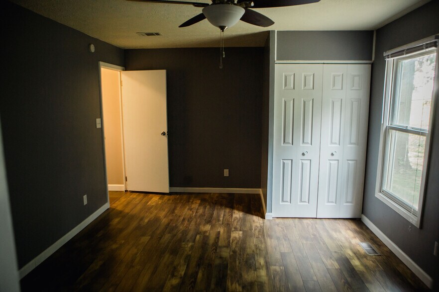 Building Photo - 3321 N Kinser Pike