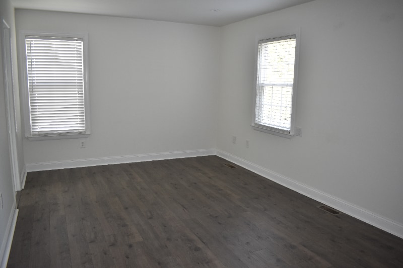 Building Photo - 7001 Roslyn Ave