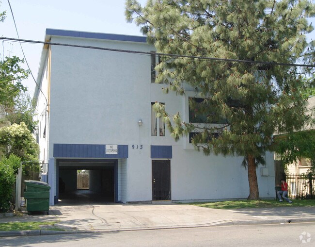 Primary Photo - 915 N San Joaquin St