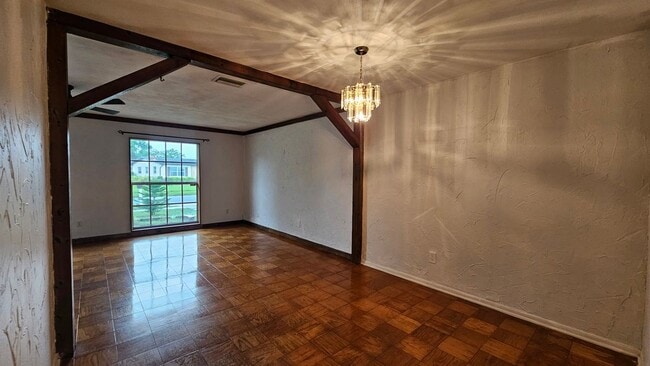 Building Photo - 1608 Watrous Dr