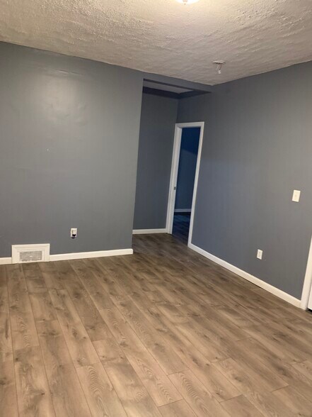 Living Room - 405 Blatchley Ave