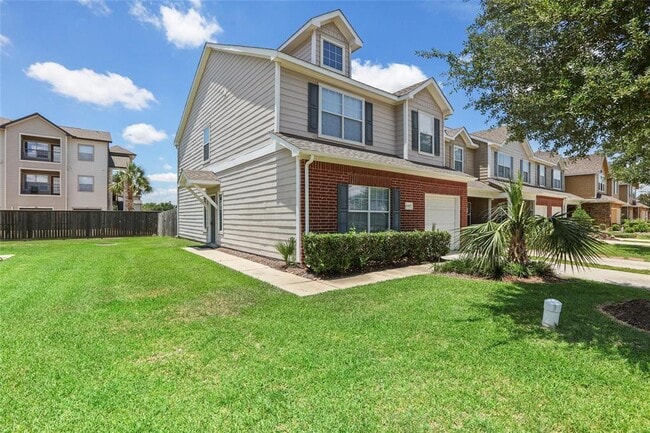 Building Photo - 8315 Greys Ln
