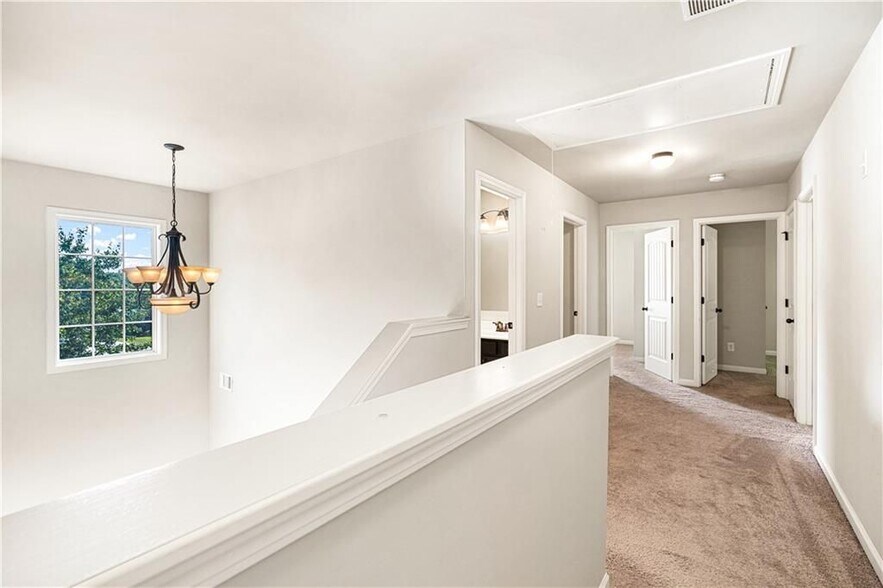 Building Photo - 655 Westmoreland Ln NE