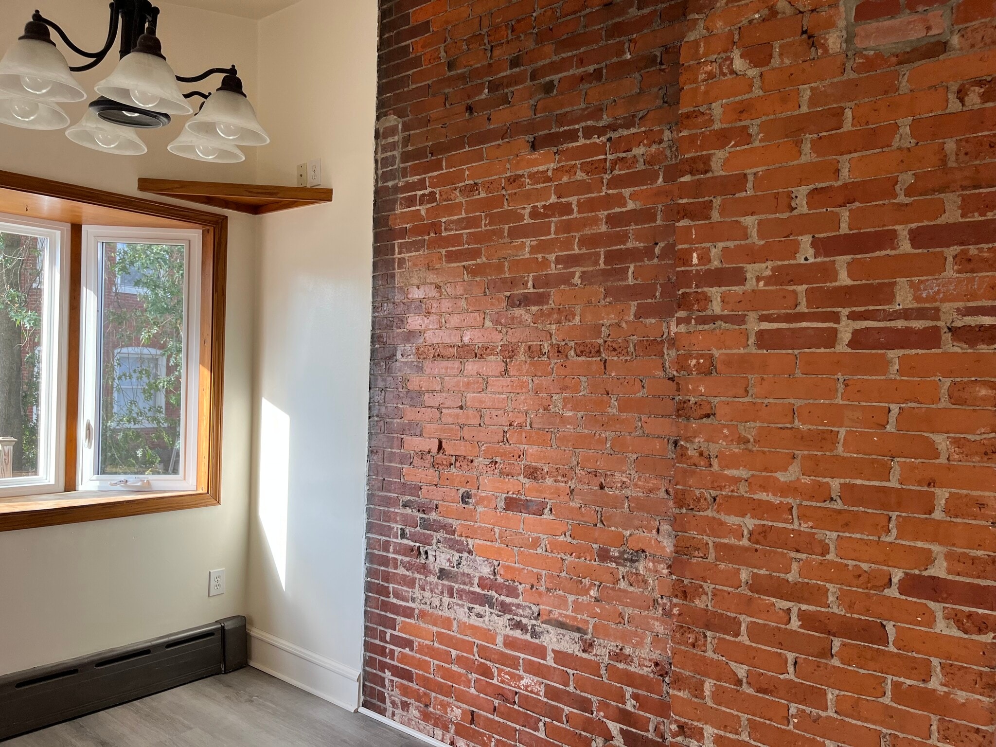 Kitchen - 122 E 4th St