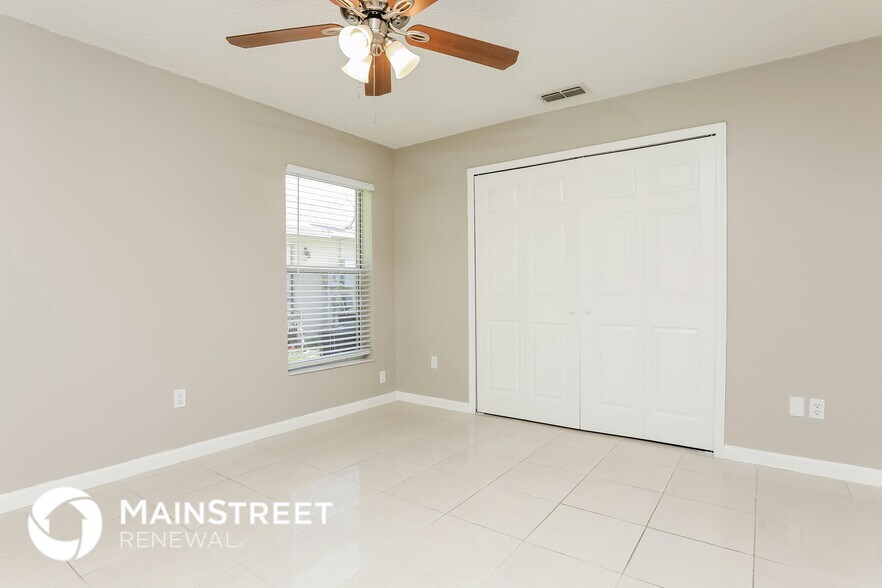 Building Photo - 616 E Bay Cove